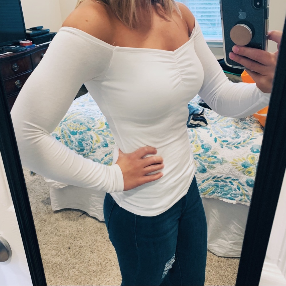 Off the shoulder long sleeve